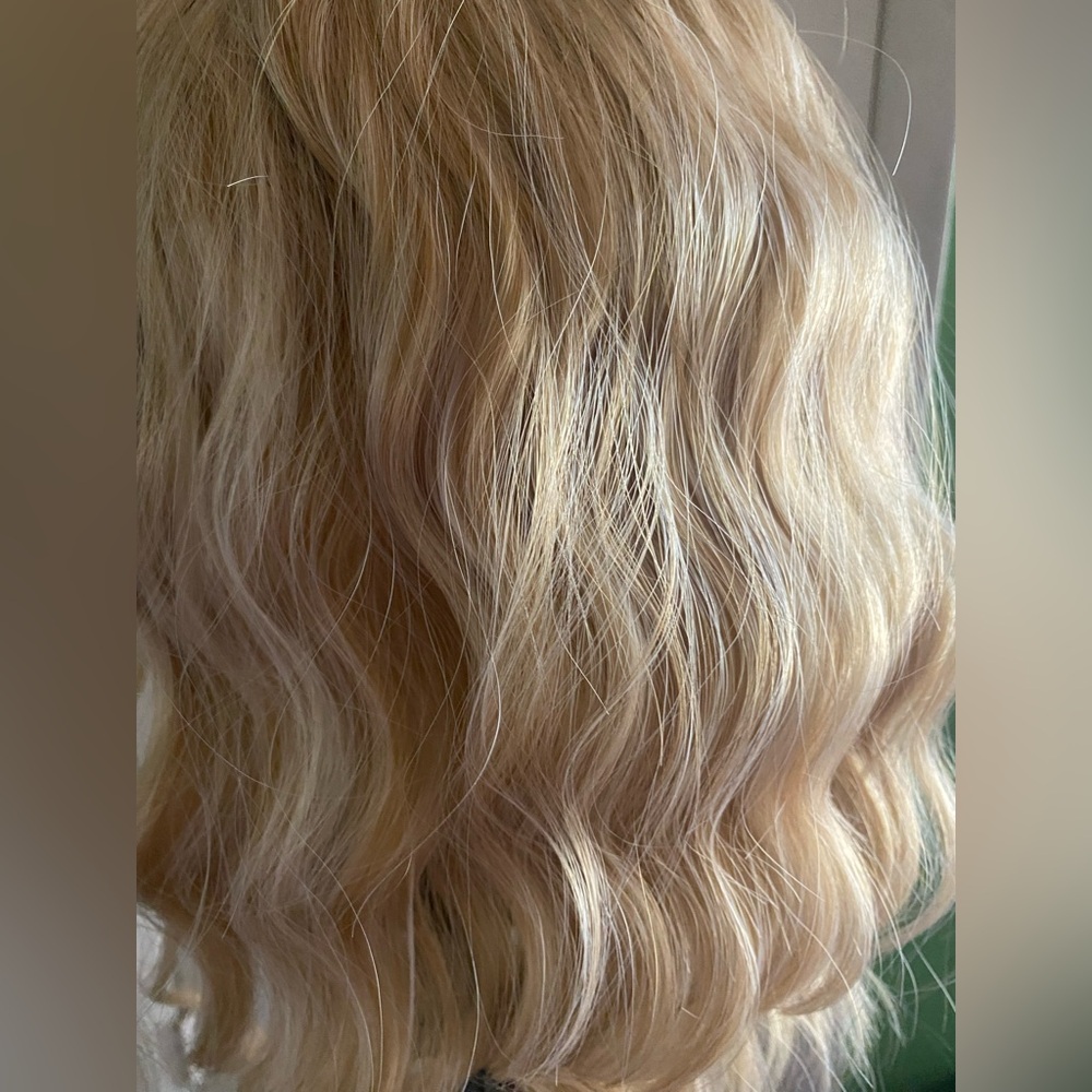 Synthetic Mixed Blonde Lace Tab Wavy Wig - Picture 12 of 14